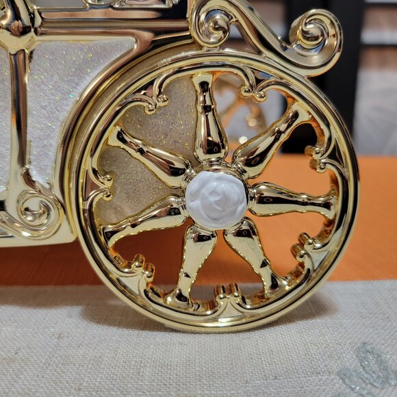 Last one! Rare Bath & Body Works Disney Princess Light Up Carriage Candle Holder - Picture 5 of 7